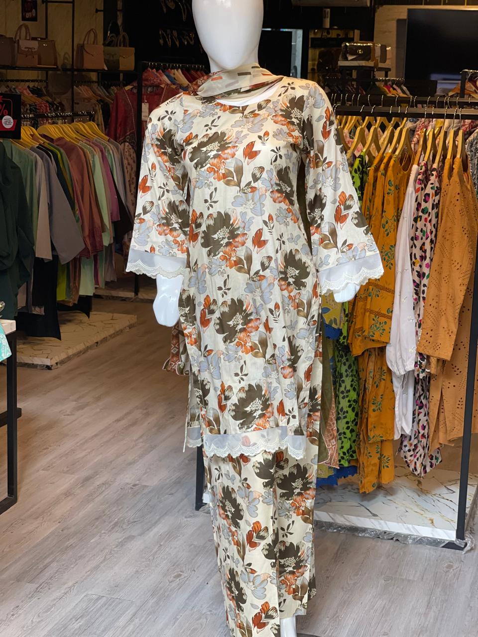 Autumn Bloom – Ivory Floral 3-Piece Suit